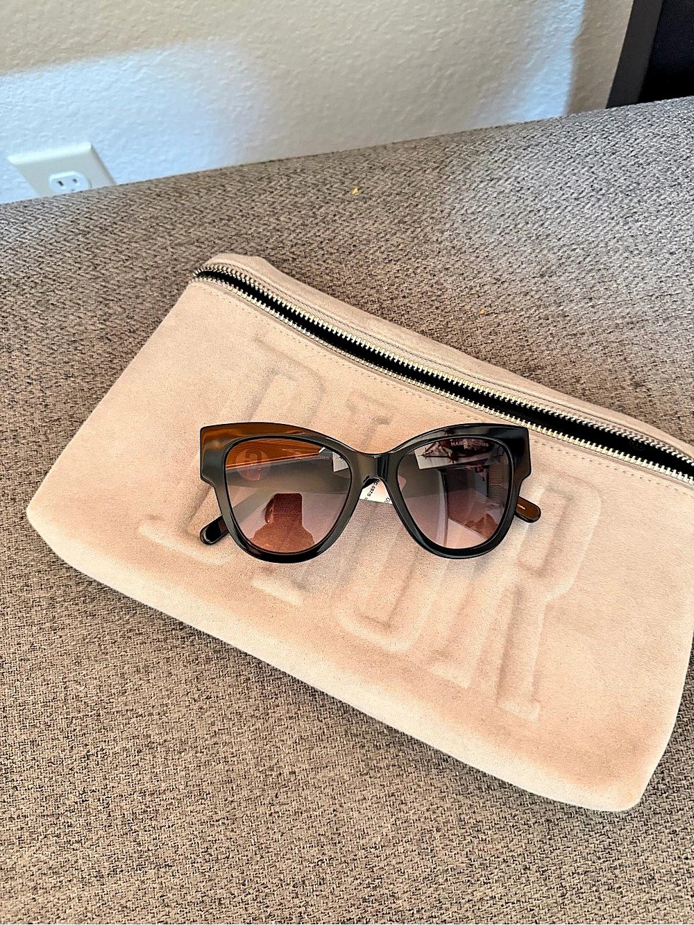 NEW Marc Jacobs MARC 697/S-0807F Cat Eye Sunglasses in Black & Pink NWT